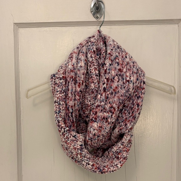 Cuddl Duds Soft Multicolor Knit Scarf - Picture 1 of 4